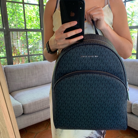 MICHAEL KORS LARGE ABBEY BACKPACK ADMIRAL BLUE - Picture 6 of 12